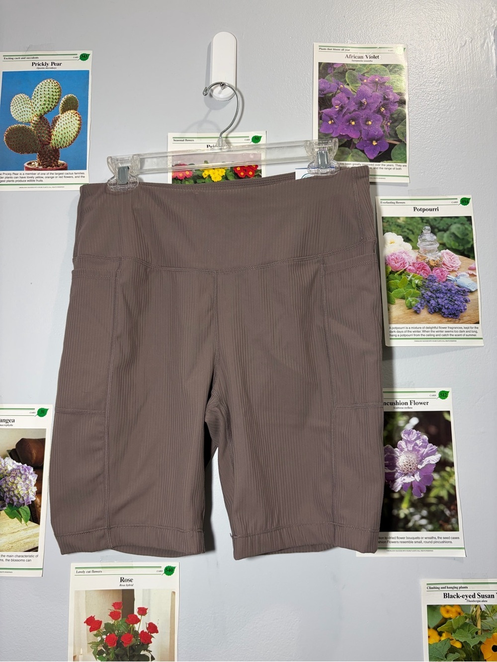 Mondetta Women's Ribbed Bike Shorts in Taupe